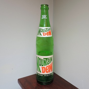 1977 Mountain Dew Soda Bottle ACL Green Glass 16 Ounces Pint Returnable Vintage - Bottles