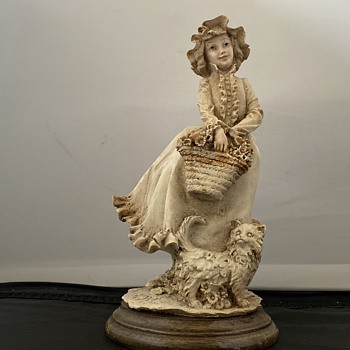 Antique chalkware figurine  - Figurines
