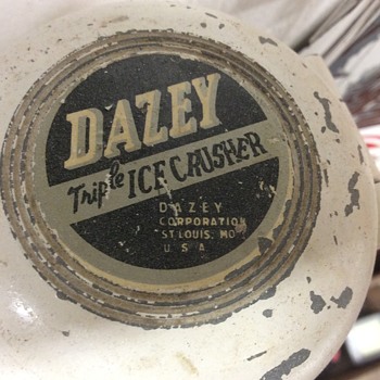 Daze-y  triple action ice crusher time for iceTea 