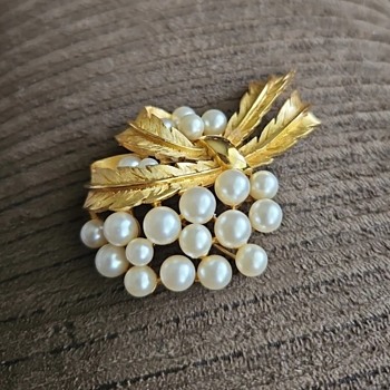 Crown Trifari Pearl Bouquet Brooch - Costume Jewelry