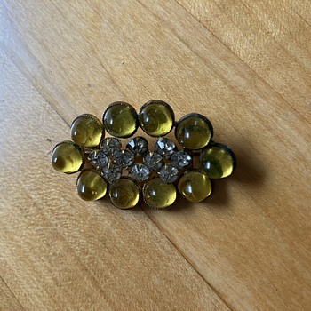 Sparkly brooch - Costume Jewelry