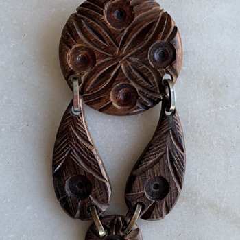 50's-60's carved brooch - Costume Jewelry