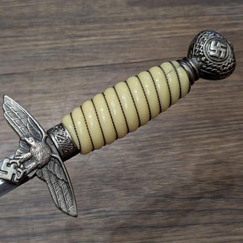 Luftwaffe Officer’s Dagger 2nd Model – Tiger Solingen