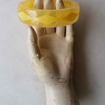 Manifesto resin plastic from 2000 - Fine Jewelry