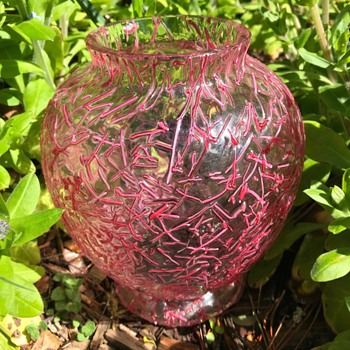 Victorian Harrach Peloton glass vase - clear with pink threads - Art Glass