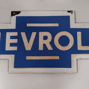 Small Porcelain Bowtie - Classic Cars