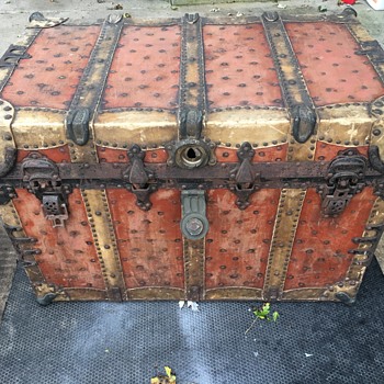 1900'S Boyd, Boyd & Boyd, B. B. & B. Trunk. - Furniture
