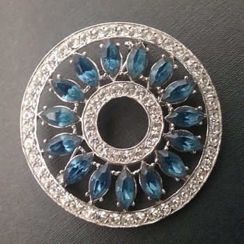 Wiesner brooch  - Costume Jewelry