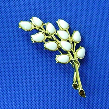Trifari Flower Pin - Costume Jewelry