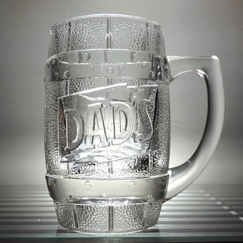 Vintage Embossed Dad's Root Beer Glass Drinking Mug Cup Collectible Barrel 1960's Cafe Restaurant Advertising - Glassware
