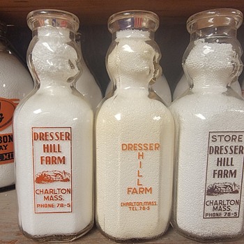 DRESSER HILL FARM...CHARLTON MASSACHUSETTS SQUARE BABYTOP MILK BOTTLES  - Bottles