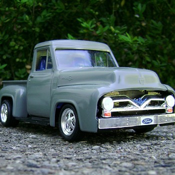 1955 Ford F-100 Pickup - Model Cars