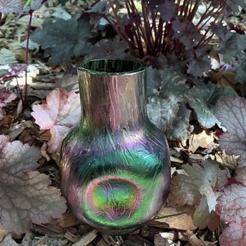 Rindskopf Art Nouveau iridescent glass vase with indented sides - Art Glass