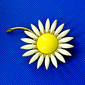 Crown Trifari Flower Brooch - Costume Jewelry