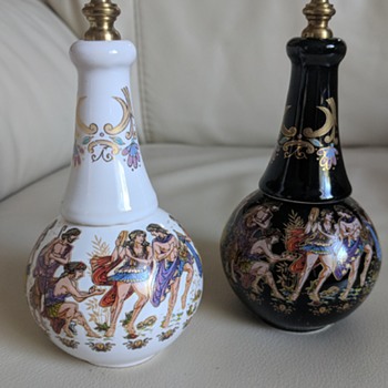 Perfume dauber with lip gloss storage. - Bottles