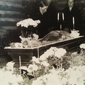 Funeral wake picture - Photographs