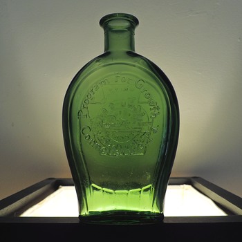 1971 Anchor Hocking Connellsville Flask Bottle Green Glass Embossed Program For Growth Unity Keystone Pennsylvania - Bottles