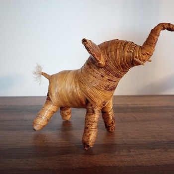 Banana leaf elephant - Animals