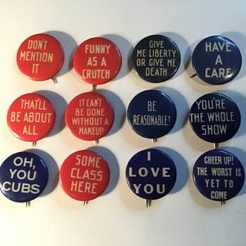 The Perfection Cigarettes Red and Blue Pinbacks 1908 - Medals Pins and Badges