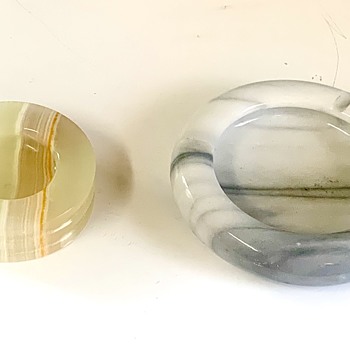 Vintage 1960’s Italian Marble & Onyx Clobbering Time Ashtrays - Tobacciana