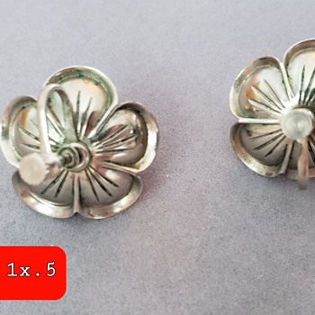 Art Nouveau jewelry set-? Pronged piece for??? - Costume Jewelry
