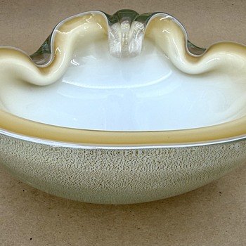Alfredo Barbini Murano Clamshell White/Gold Ashtray - Art Glass