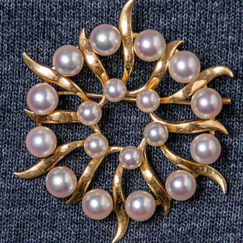 Is this pin Mikimoto?
