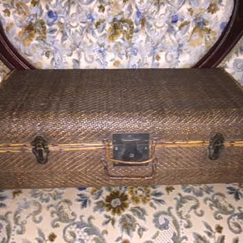 Vintage Chinese Wood & Wicker Suitcase - Asian