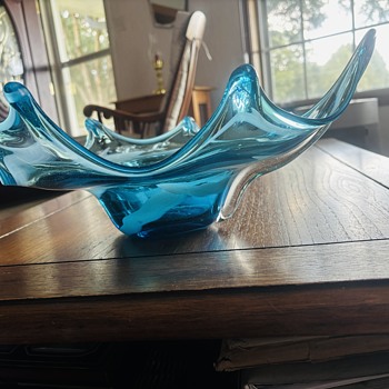 Blenko or Murano ? Aquamarine Center Peice - Art Glass