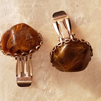More amazing vintage earrings!!! - Costume Jewelry