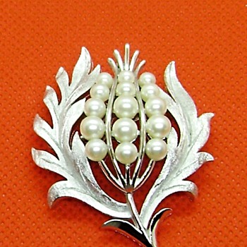 Crown Trifari Scottish thistle pin - Costume Jewelry
