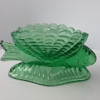 LG  Wright Glass fish & basket toothpick holder  - Animals