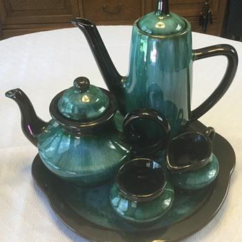 Blue Mountain Pottery, “Aladdin” Tea & Coffee Set — Green Drip - Pottery