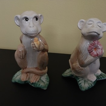 Fitz Floyd monkey salt and pepper  - Animals