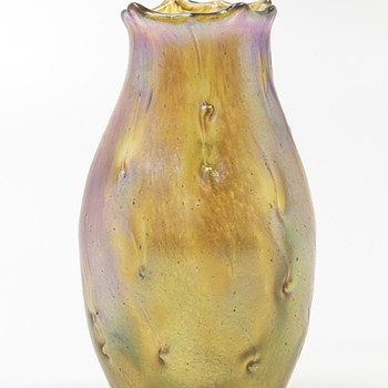 A Non-Authentic “Loetz-Austria” Signature - Art Glass
