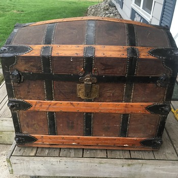 Mid to late 1870's Romadka brothers trunk. - Furniture