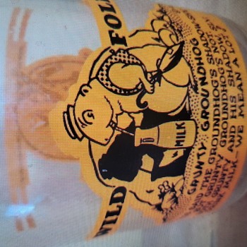 BATAVIA DAIRY..."GRUNTY GROUNDHOG" WILD FOLK MILK BOTTLE - Bottles
