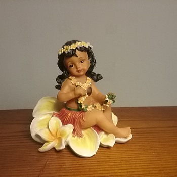 Island girl ceramic figurine - Figurines