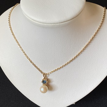 Vintage Avon necklace  - Costume Jewelry
