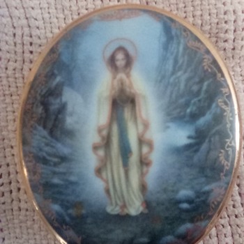 Our Lady of Lourdes music box - China and Dinnerware