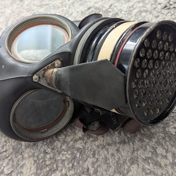 Believed to be world war II gas mask - Military and Wartime