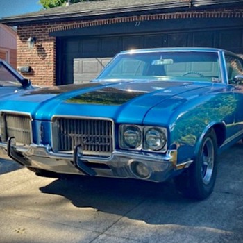 Olds Cutlass Supreme - Classic Cars