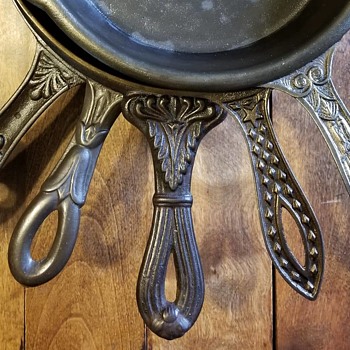 Spiders (Fry Pan or Skillet) of the 1800s! - Kitchen