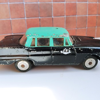 Mercedes Benz 200 (Lisbon Taxi) Diecast made in the 1960´s by Metosul in Portugal - Model Cars