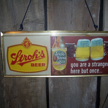 LIGHTED STROH`S BEER SIGN - Breweriana