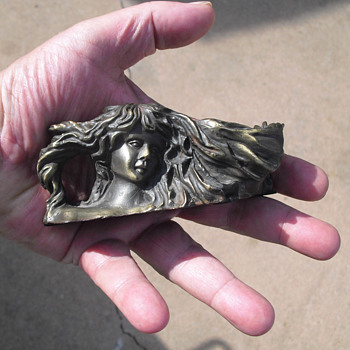 Bronze sculpture female signed ?? - Art Deco