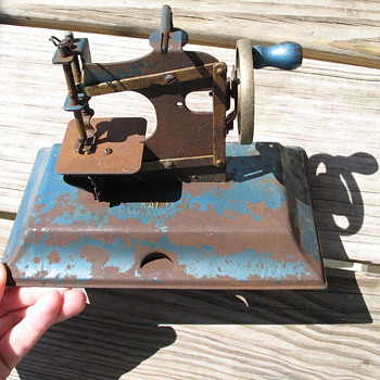 Toy Sewing Machine German Kay EE - Sewing