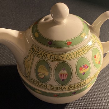 Vintage teapot & cup 