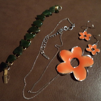 A 'Lot' of custom jewelries... - Costume Jewelry