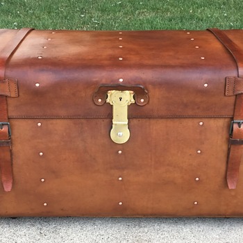 1880's Alexander McDonald Sole leather trunk. - Furniture